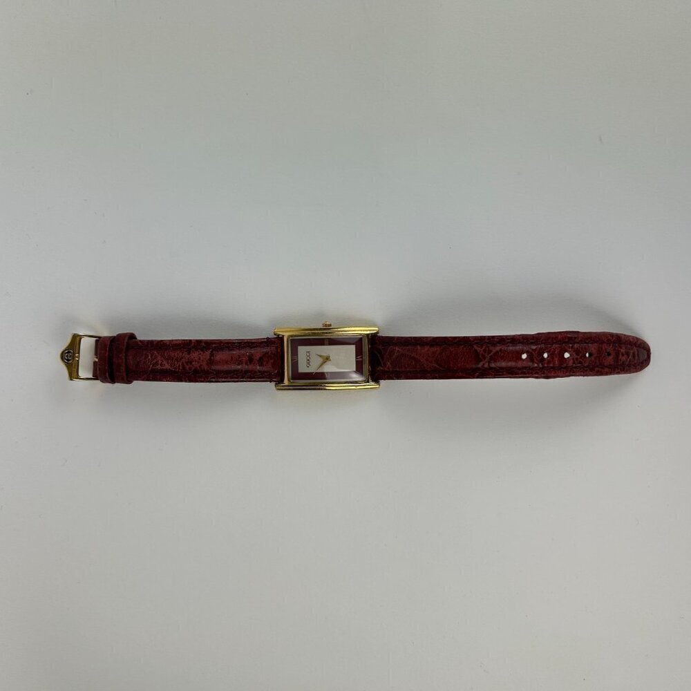 GUCCI 2600M Vintage Women's Quartz Watch Red Leather band - Picture 3 of 10